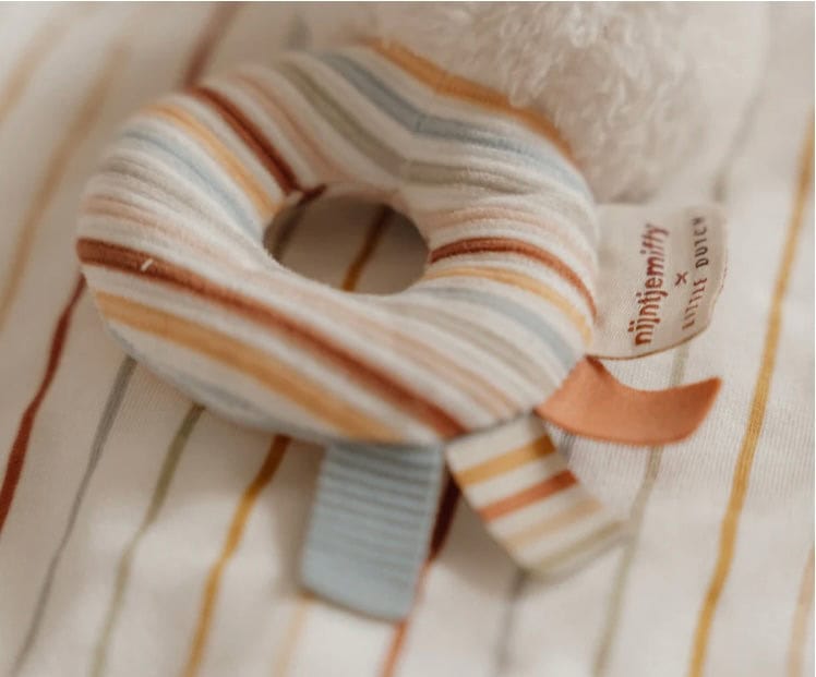 miffyxlittle dutch rattle vintage little flowers (copy)